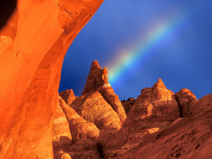 National Parks Wallpapers - Skyline Arch, Arches Naitonal Park, Utah.jpg