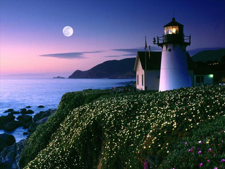 Lighthouses - Moon Rise Over Point Montara Lighthouse, California.jpg