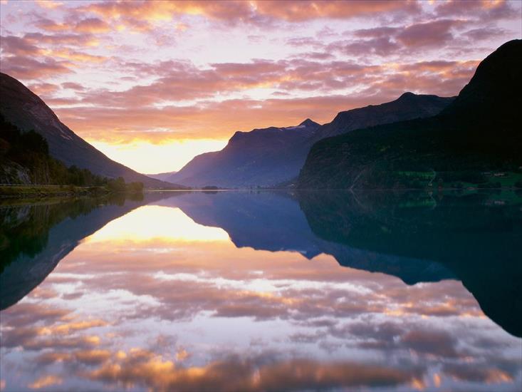 tapety - Strynsvatnet Sunrise, Norway - 1600x1200 - ID 39.jpg
