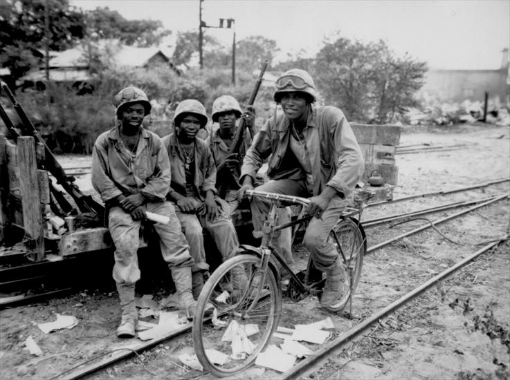 Zdjęcia z frontów - african-americans-wwii-103.jpg