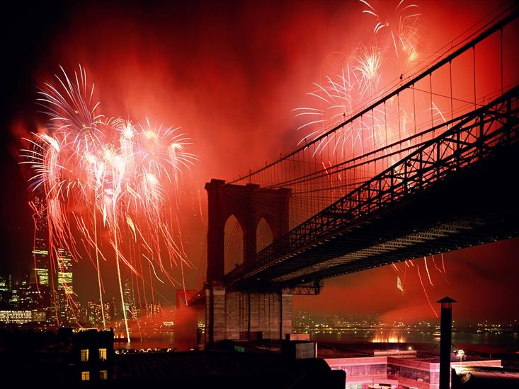 TAPETY - Celebration, Brooklyn Bridge, New York City.jpg