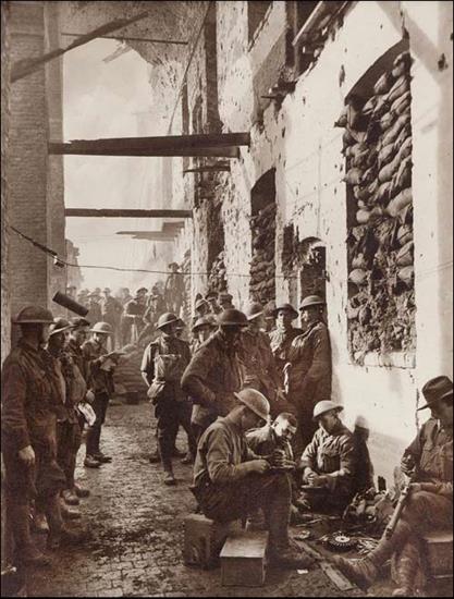 Archiwalne Fotografie I wojna światowa - barracks.jpg