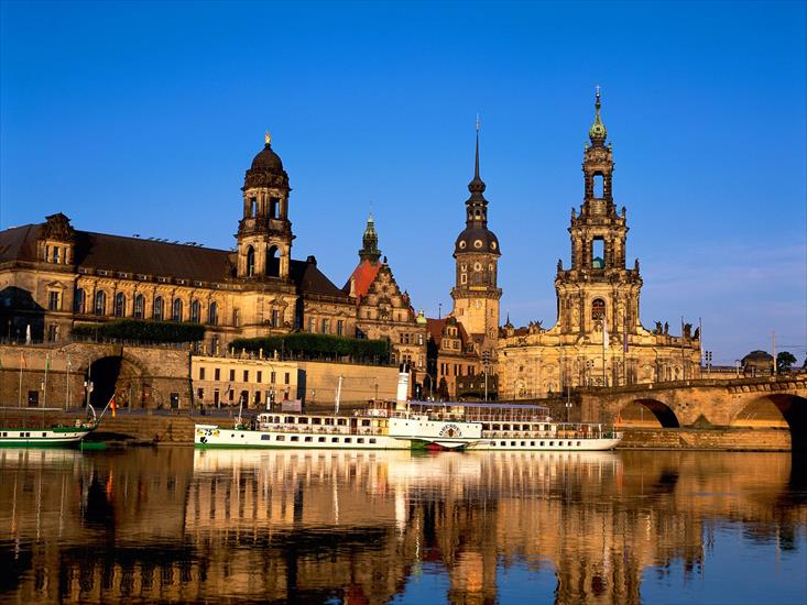 Zamki - Elbe River, Dresden, Germany.jpg