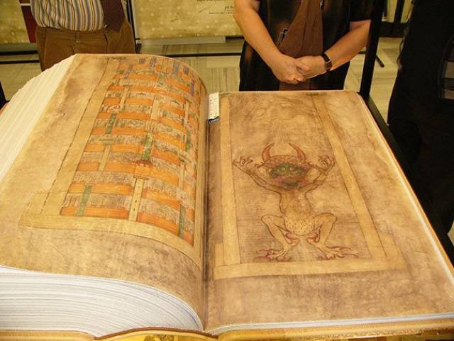 10 największych tajemnic świata, których nikt nie potrafi wytłumaczyć - 8. Codex Gigas.jpg