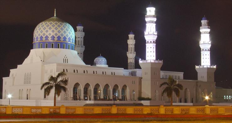 Architektura - Mosque Kota Kinabalu in Sabah - Malaysia night.jpg