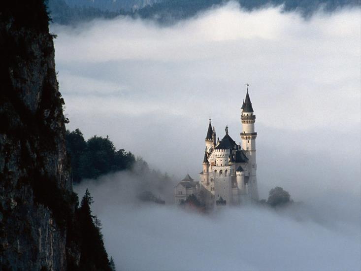 Tapety krajobrazy - Fairy Tale Fantasy, Neuschwanstein Castle, Bavaria, Germany.jpg