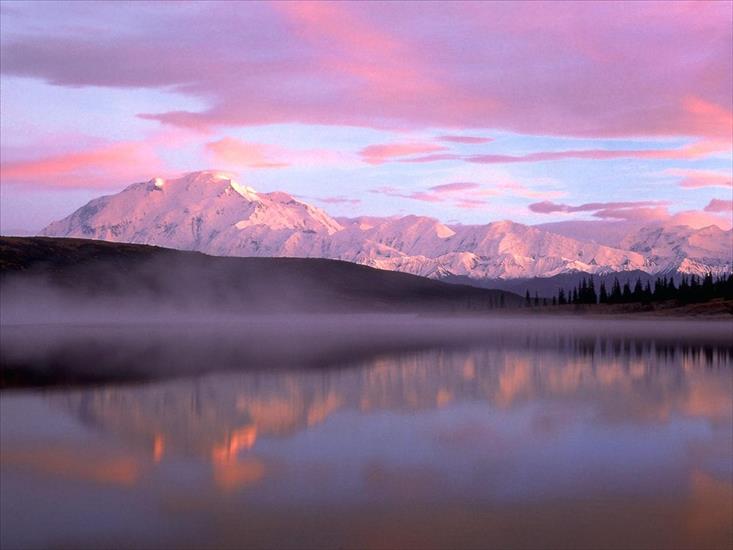 Krajobrazy różne - Wonder-Lake-and-Mount-Denali_-Denali-National-Park_-Alaska.jpg